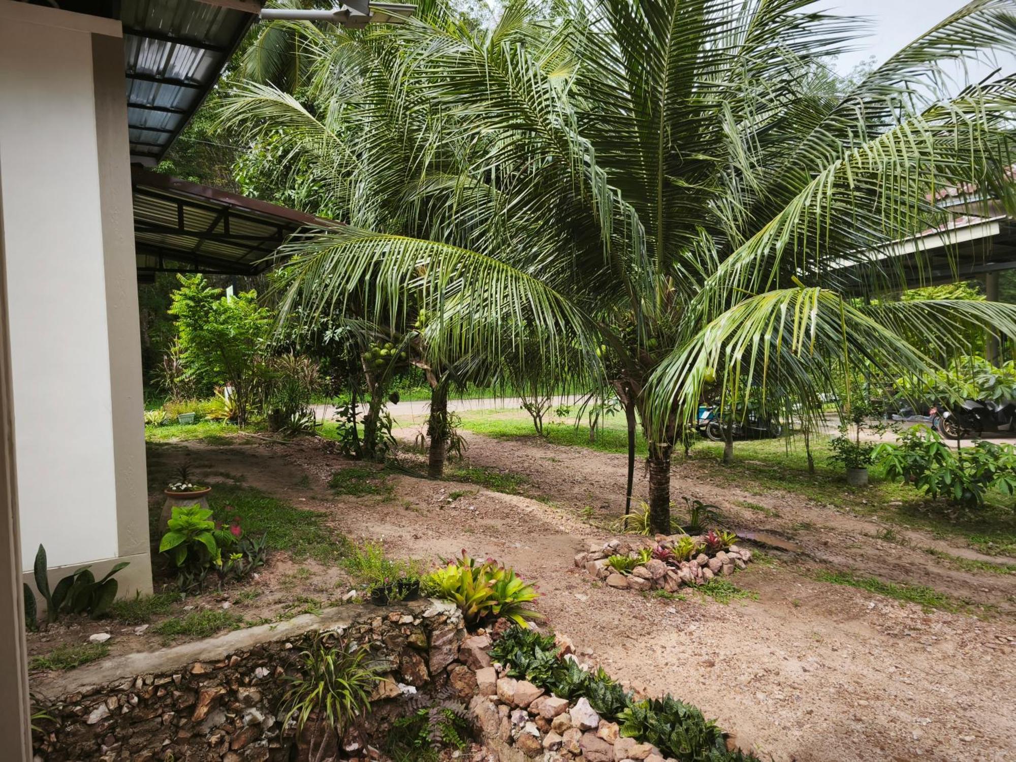 The Secret Garden Homestay Koh Yao Yai เกาะยาวใหญ่ ภายนอก รูปภาพ