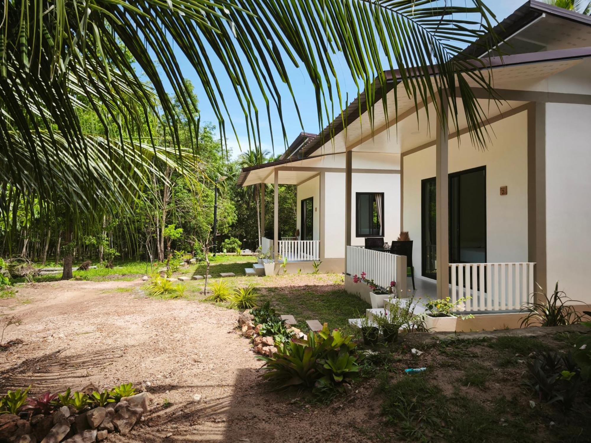 The Secret Garden Homestay Koh Yao Yai เกาะยาวใหญ่ ภายนอก รูปภาพ